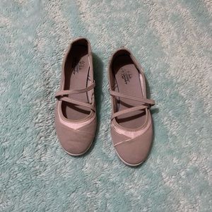 Women’s shoes